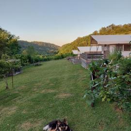 Camping Sretanwolf, hotel a Bosiljevo