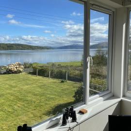The Cottage, overlooking Loch Fyne – hotel w mieście Cairndow