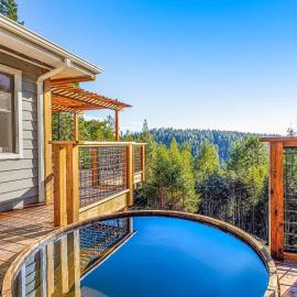 Stunning 3BR with ridge top views and hot tub โรงแรมในAlbion