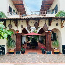 Bungalows Las Glorias, hotel Rincon de Guayabitosban