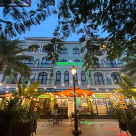 Tropical Bay Boutique Grand World Phu Quoc, hotel v Duong Dongu