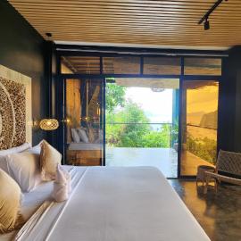 The Designer Glasshaus - Glamping at Karuna El Nido โรงแรมในเอลนิโด