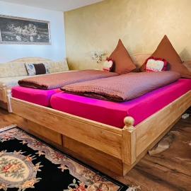 Ferienwohnung Alpensymphonie mit 110 m2 und sonnigem Balkon, hotel in Burgberg