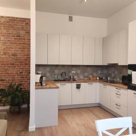 Viesnīca Laurowy - Apartamenty Smart Projekt pilsētā Tarnova