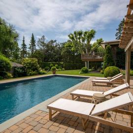 4 Bed 2 Bath - Salt Water Pool Close & Beaches, hotel sa Southampton