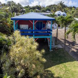 Bungalow PAPAYE avec piscine privée et vue lagon、デエエのホテル