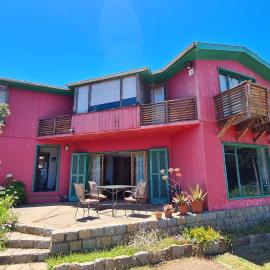 Casa Isla Negra con hermosa vista al mar, hotel a Isla Negra