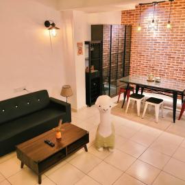 Hey90s #6pax #FreeNetflix #Youtube #Games, Hotel in Keluang