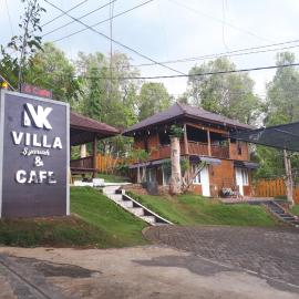 Viesnīca NK Villa Syariah And Cafe Prigen pilsētā Pasuruana