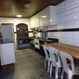 Casa espaçosa em Matinhos، فندق في ماتينيوس