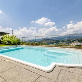Villa Girandola with private, heated pool, hotel u gradu Lugano