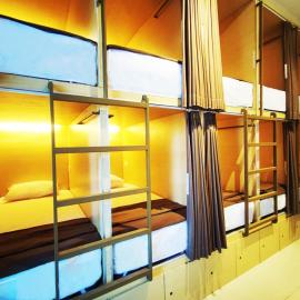 Fora Capsule Hostel Tuban Kuta Bali, hotel en Kuta