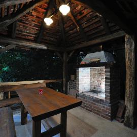 Apartment Drvena kuca Mreznica, hotel in Gornji Zvečaj