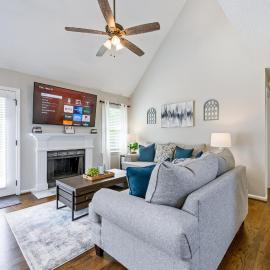 Animal Friendly 3BR Stylish Escape, Near LakePoint
