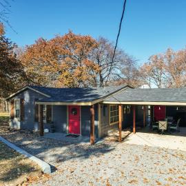 Beds for 11, Firepit & Grill, Lake Texoma Retreat: Kingston şehrinde bir otel