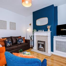 NEW! Spacious 2-bed home in Chester City-Centre by 53 Degrees Property, ideal for Couples & Small groups, Great Location - Sleeps 5, hotel u gradu 'Chester'
