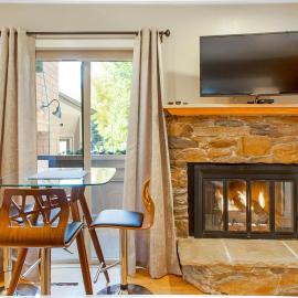 Elkhorn Condo Walk to Dollar!, хотел в Сън Вали