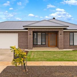Popular Luxury Villa Kialla Shepparton, hotel en Kialla