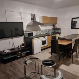 Gîte pour professionnels en déplacement - CENTRE VILLE - Parking gratuit, hotell i Bellac