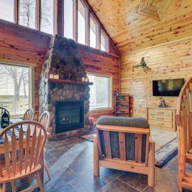 Eagle's Nest Cabin on Mille Lacs Lake: Boat + Fish, hotel en Garrison