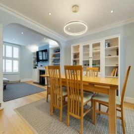 Pass the Keys Centrally located modern and spacious 3 Bed terrace, hotell i Cambridge
