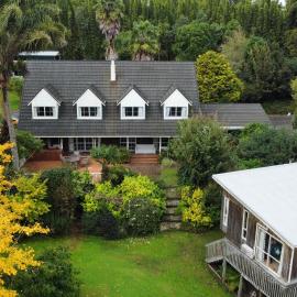 Horse Shoe Manor, hotel in Paihia