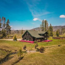 Stanley Spacious Home with Panoramic Views, hotell sihtkohas Stanley