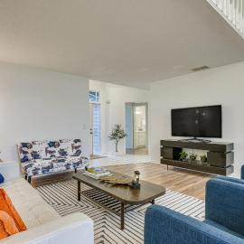 Tranquil Fort Wayne Home: 7 Mi to Downtown, хотел в Форт Уейн