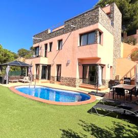 Luxury Villa Marina, hotel in Lloret de Mar