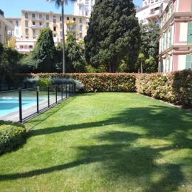Intercontinental Superbe appartement avec piscine, hotel in Menton
