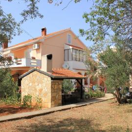 Apartments by the sea Sutomiscica, Ugljan - 912