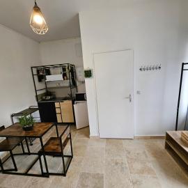 Gitedelatournelleauxerre, Hotel in Auxerre