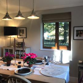 Oak Crest, 2 bedrooms, log fire, scenic views near Chapel Down