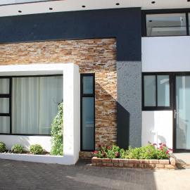 Deluxe Residence - Windhoek, hotel in Windhoek