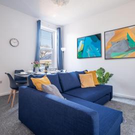 Ideal Contractor Stay - Near Port of Tyne & Tynemouth Sleeps 6 - Long Stays Welcome, hotel in North Shields