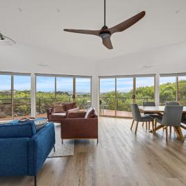 Beach Escape Penthouse 2 Bdr Apartment, hotell i Sandy Point