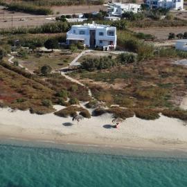 Naxos beach house, one minute away from the beach!, hotel di Plaka