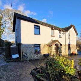Charming pet friendly 2 bedroom cottage, close to Narberth & local beaches, friendly animals on our smallholding, hotel in Pembrokeshire