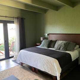 Viesnīca La Guarda Bed and Breakfast pilsētā Sapaljara