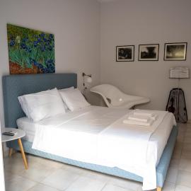 Μονοκατοικία με κήπο στη θάλασσα., hotel in Korinthos