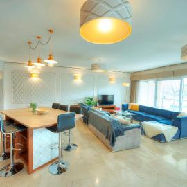 Spacious Seafront 3bedrooms, sea view balcony GOTAX-1, hotel in Taʼ Xbiex