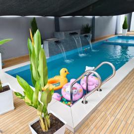 NASUHA HOMESTAY 1 TEMERLOH Semi-D House, 4 Bedroom, 3 Bathroom, 5 Unit Aircond, Free Wifi and Netflix, Near Hospital with Private Pool, hotel i Temerloh