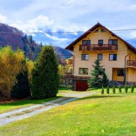Pensiunea Andy Moieciu, hotel in Cheia