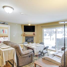 First-Floor Big Sky Condo with Hot Tub!, hotel in Big Sky