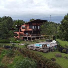 Santa Elena de la Colina โรงแรมในฟิลานเดีย