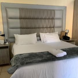 Mudix Royal Palace Guest Lodge, hotel v mestu Musina