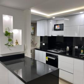 CALI Acogedor y Completo, Apto cerca de Jardin plaza, con piscina, parqueadero y aire acondicionado, hotel en Cali