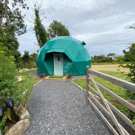 Benllech Glamping, готель у місті Бенллег