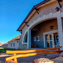 Hotel Termas Lahuen-Có, хотел в Лос Молес