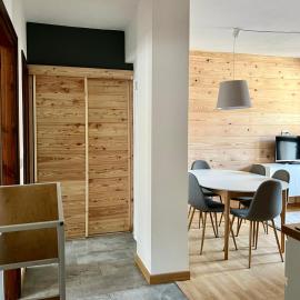 Le Grange Apartments - Direct Ski Access, hotel in Sauze dʼOulx
